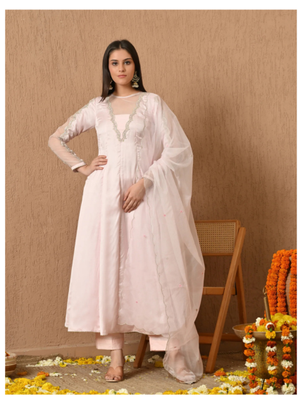 5 Elegant Eid Outfits Every Woman Should Have in Her Wardrobe