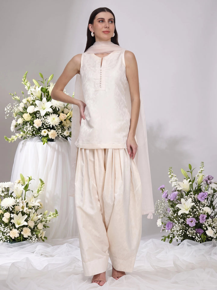 Nabia, Relaxed Fit  Kurta Indo western set (Oyster)