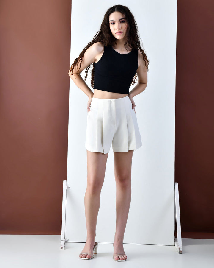 Molly Banana Crepe Casual Shorts (White)
