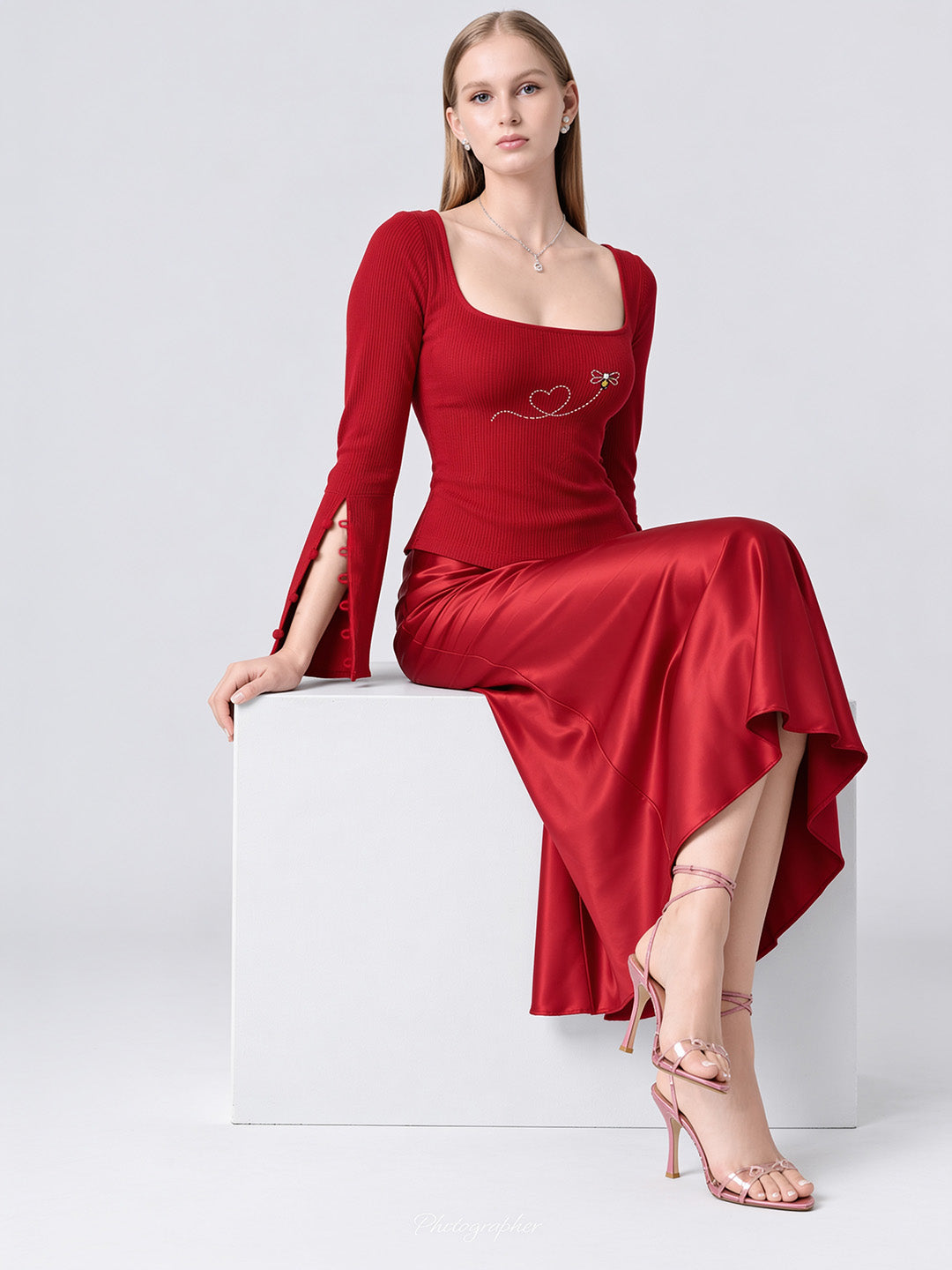 DORA RED EMBROIDERED KNIT TOP