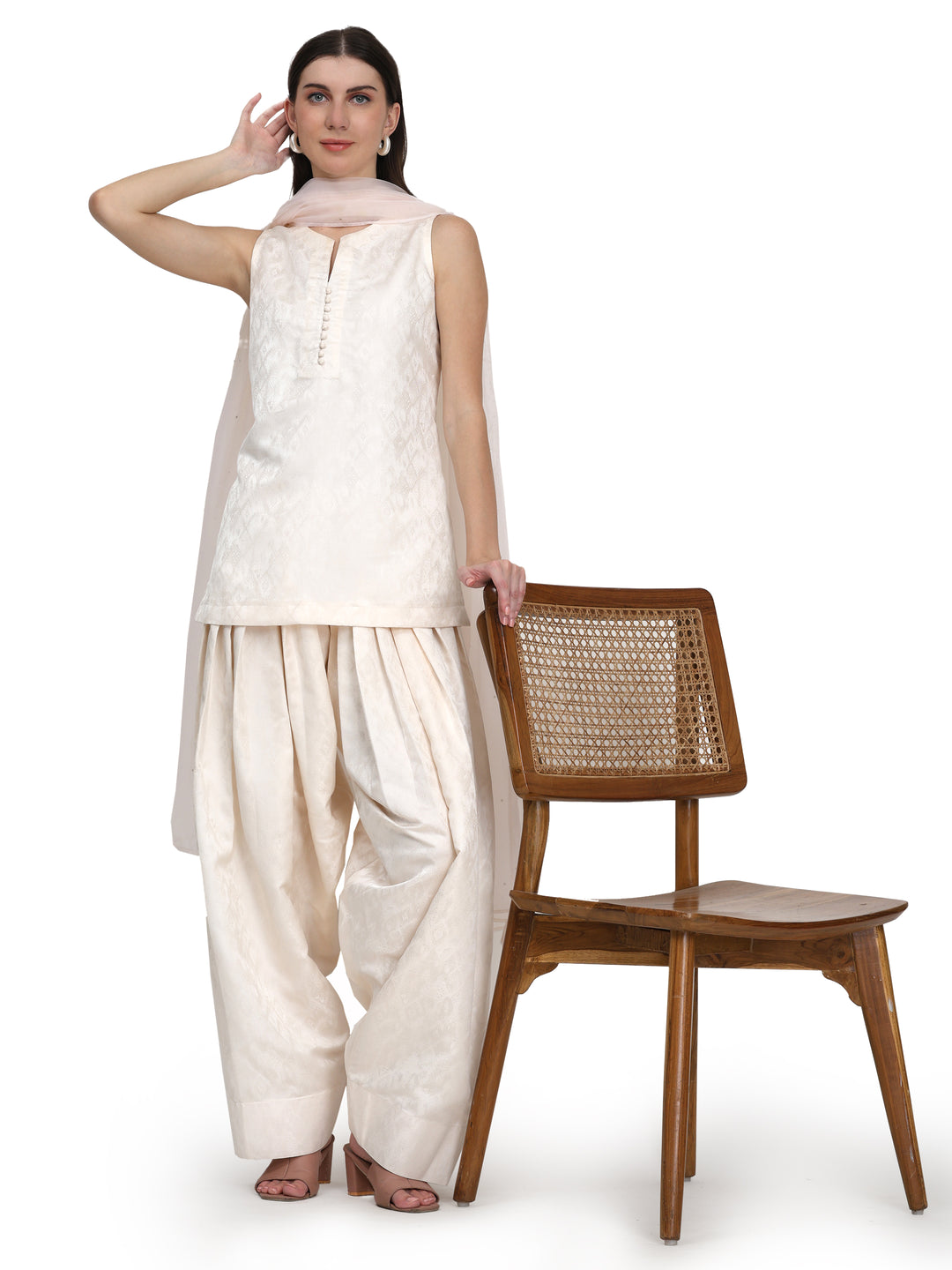 Nabia, Relaxed Fit  Kurta set (Cream)