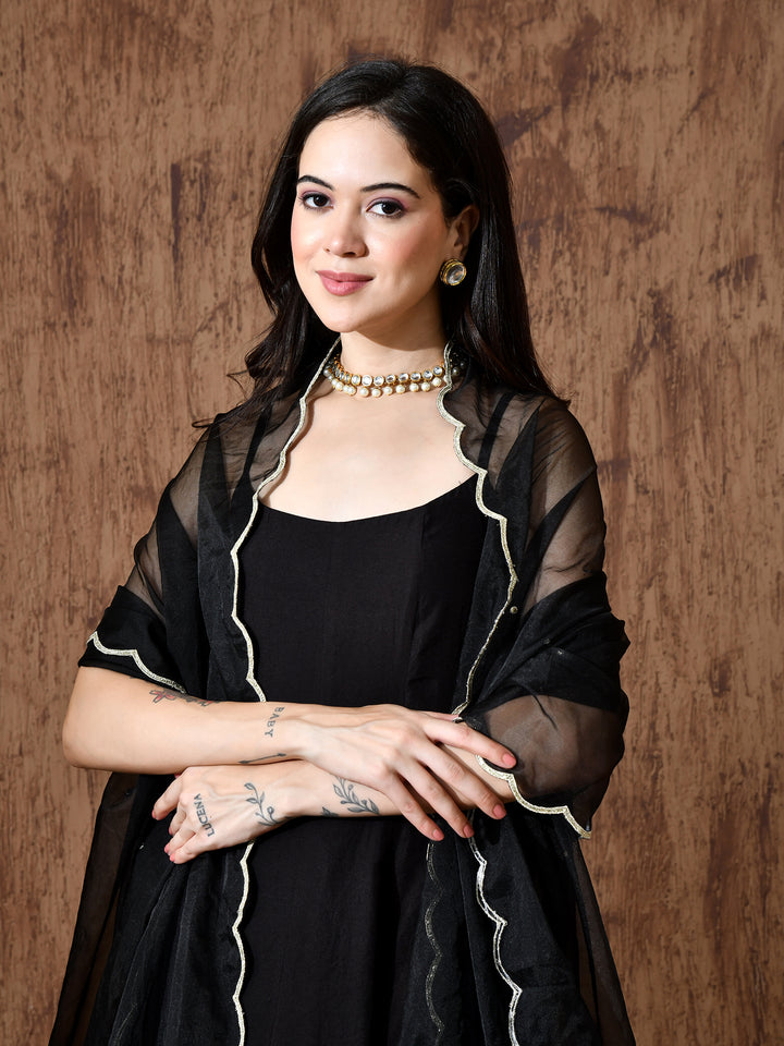 Ruh Chanderi Kurta Set in (Black)