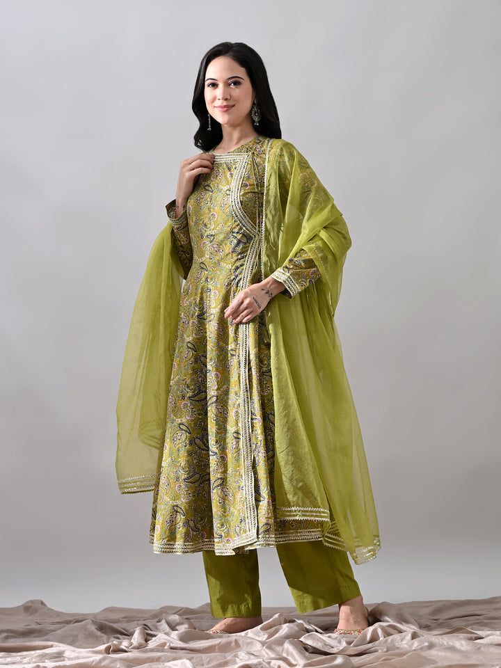 Draya Cambric Kurta Set in (Lime)