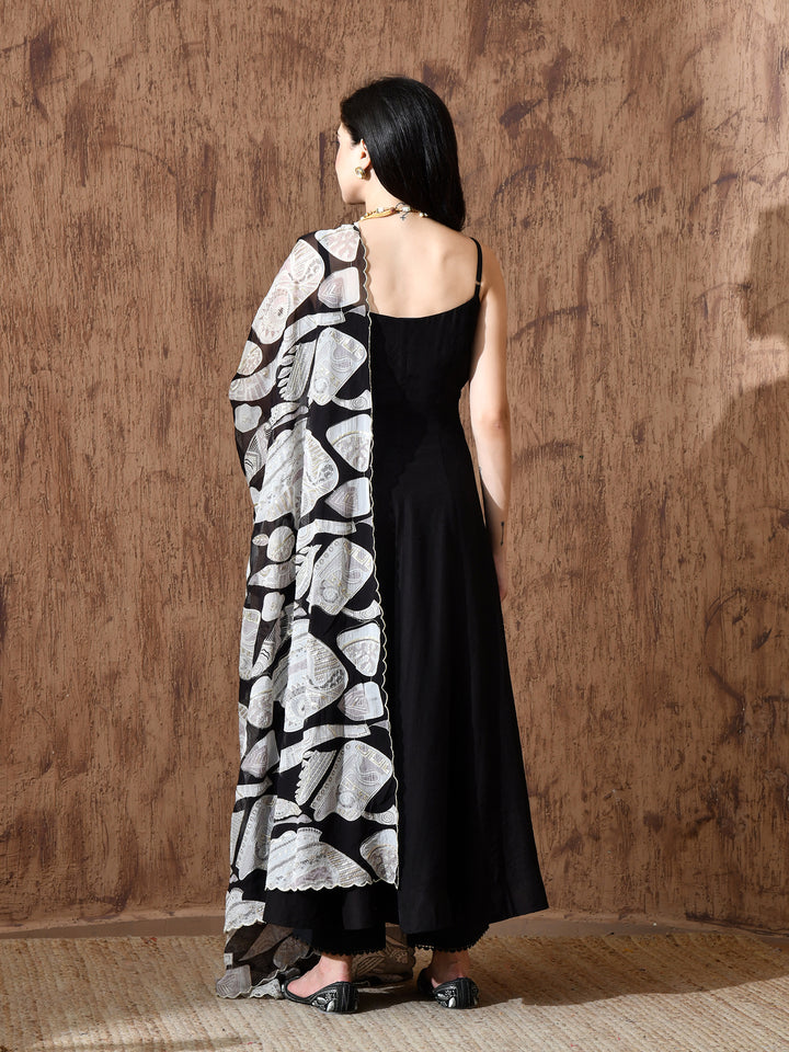 Ruh Chanderi Kurta Set in (Black)