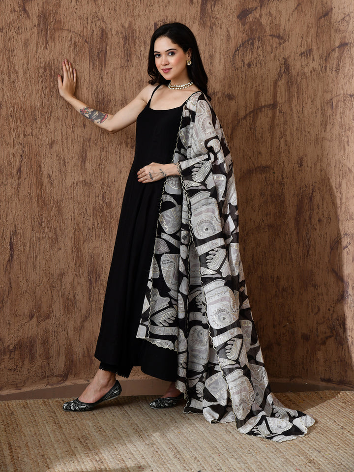 Ruh Chanderi Kurta Set in (Black)