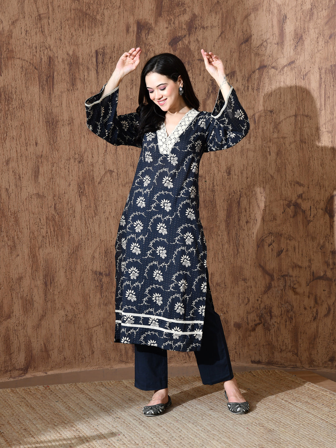 Rumi cambric kurta set in (Dark Blue)