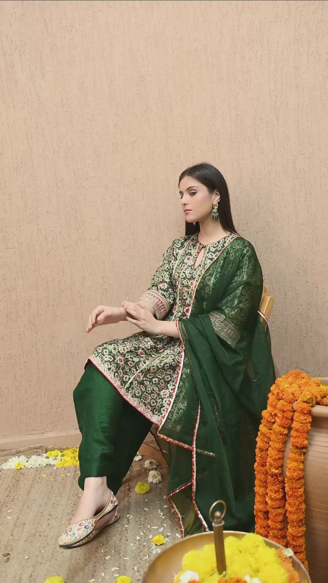 Kashni Flared Fit Brocade Kurta Set (Emerald Green)